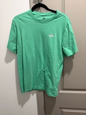 Nike Men’s Mint Green Crewneck Logo Tee